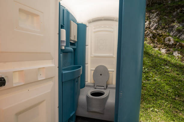 Best High-end porta potty rental  in Richmond, IL